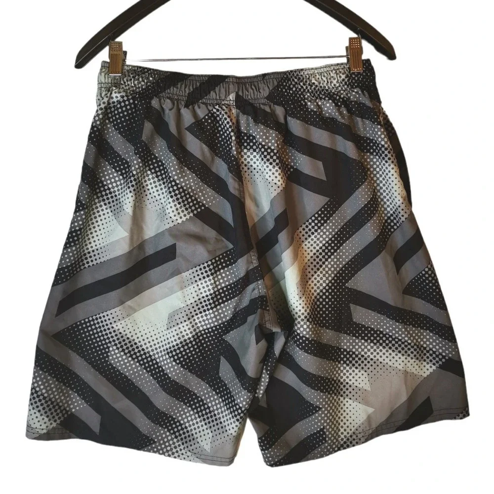 Nike Swim Trunks Shorts Men's Size Large INSEAM 8 Black, Gray
